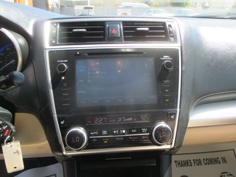 Used 2019 Subaru Outback 2.5i Premium AWD/4WD image 6