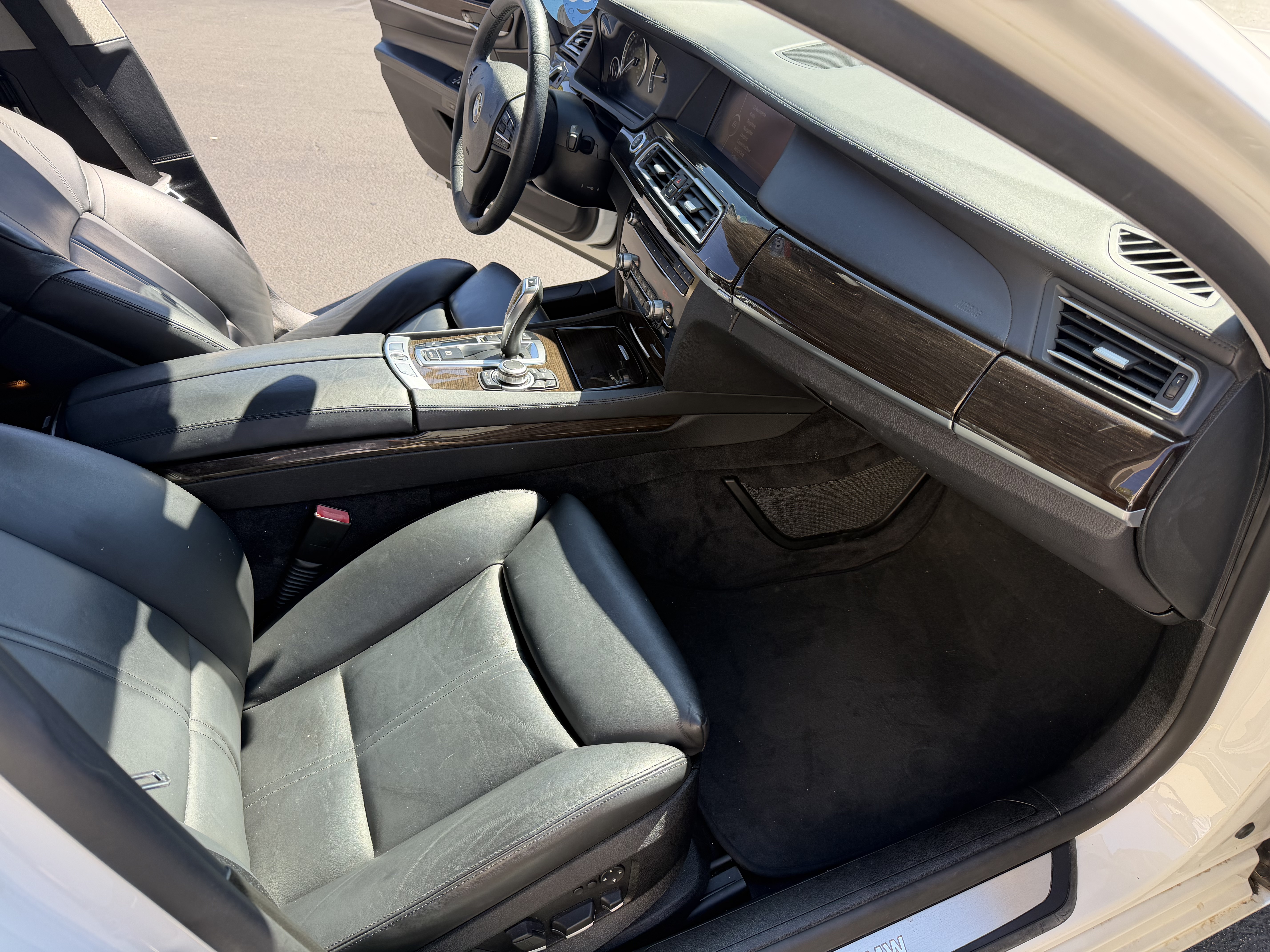 Used 2011 BMW 740Li RWD image 22
