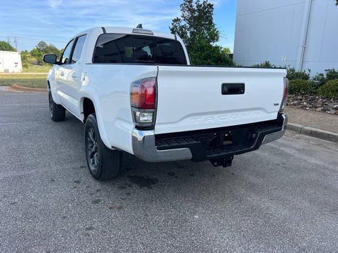 Used 2023 Toyota Tacoma Double Cab SR5 RWD image 7
