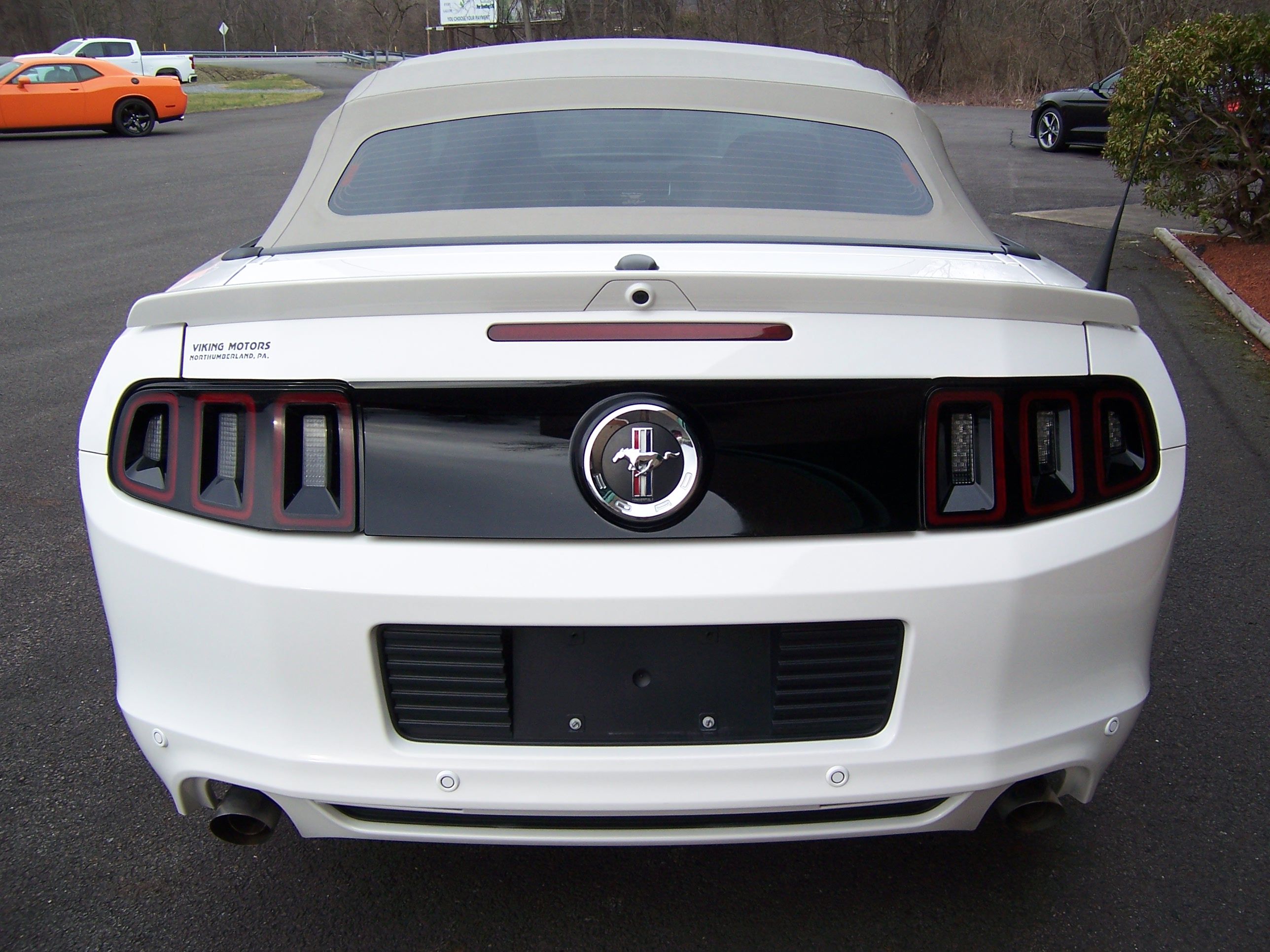 Used 2013 Ford Mustang Premium RWD image 6