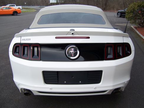 Used 2013 Ford Mustang Premium image 6