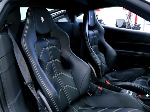 Used 2017 Ferrari 488 GTB RWD image 17