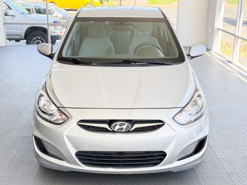 Used 2013 Hyundai Accent GLS Sedan FWD image 2