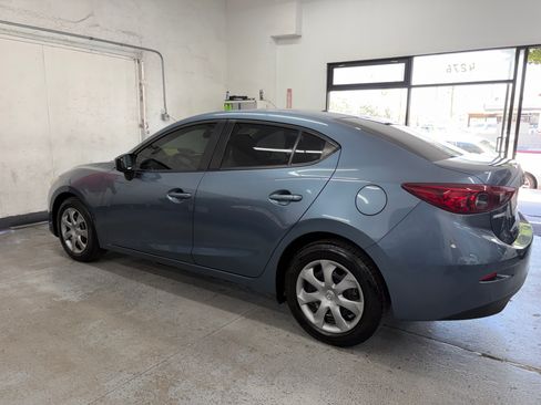 Used 2015 MAZDA MAZDA3 i Sport Sedan FWD image 4