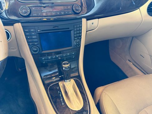 Used 2009 Mercedes-Benz CLS 550 w/ Premium Package image 22