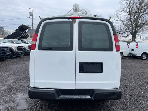 Used 2011 Chevrolet Express 2500 image 4