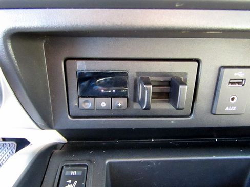 Used 2017 Nissan Titan XD 4x4 Crew Cab image 18