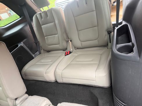 Used 2014 Ford Explorer XLT image 40