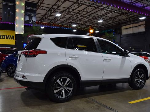 Used 2017 Toyota RAV4 XLE FWD image 14