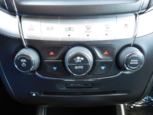 Used 2019 Dodge Journey GT image 18