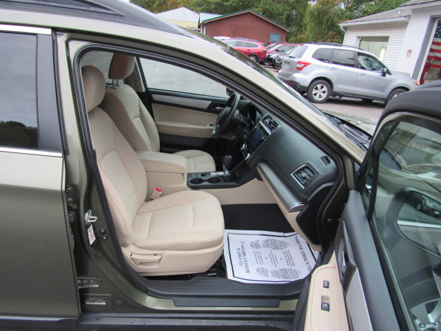 Used 2018 Subaru Outback 2.5i Premium AWD/4WD image 19