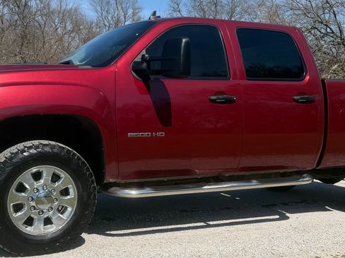 Used 2014 GMC Sierra 2500 SLE image 2