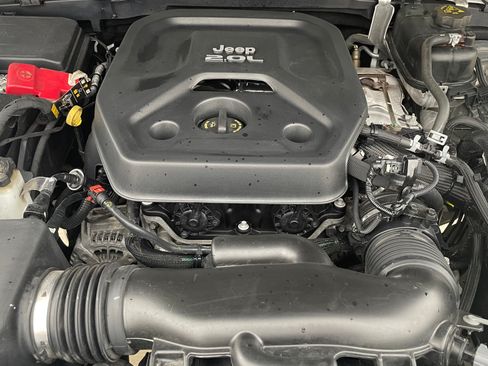 Used 2020 Jeep Wrangler Unlimited Rubicon 4xe image 5