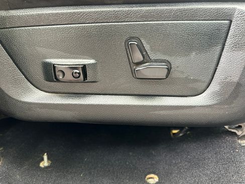 Used 2017 RAM 1500 4x4 Crew Cab Laramie image 24