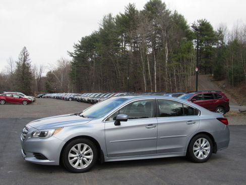 Used 2016 Subaru Legacy 2.5i Premium image 2