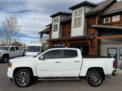 Used 2021 GMC Canyon Denali image 2