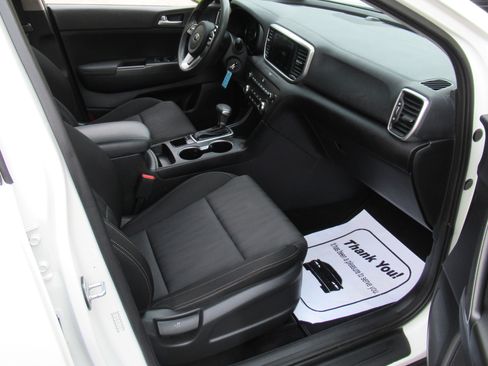 Used 2020 Kia Sportage AWD LX image 16