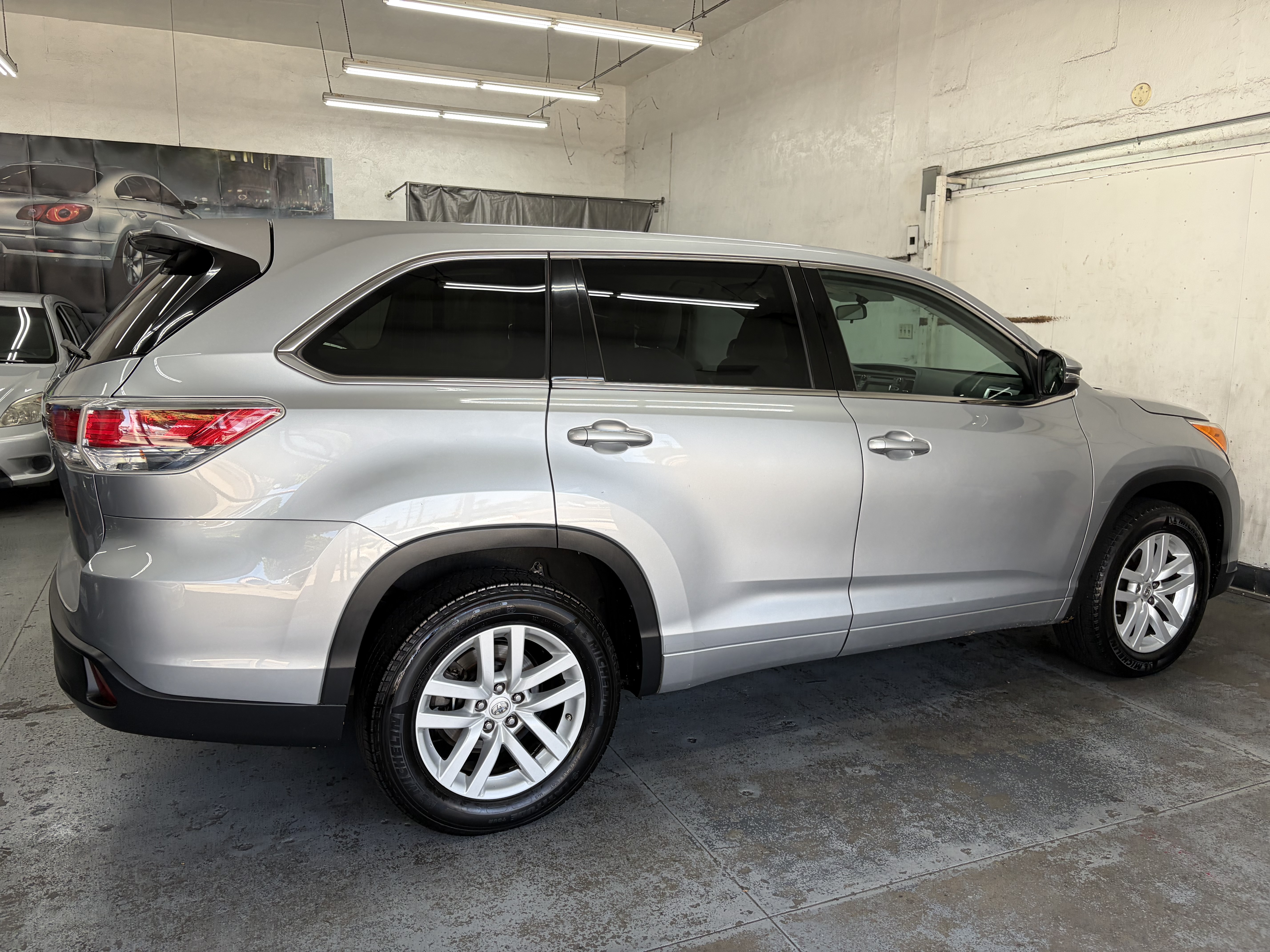 Used 2014 Toyota Highlander FWD LE V6 image 7