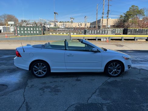 Used 2011 Volvo C70 T5 image 4
