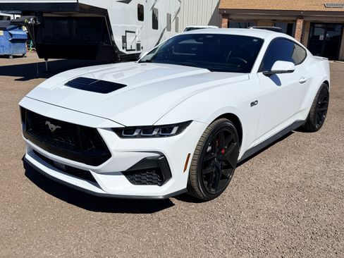 Used 2024 Ford Mustang GT Premium image 8