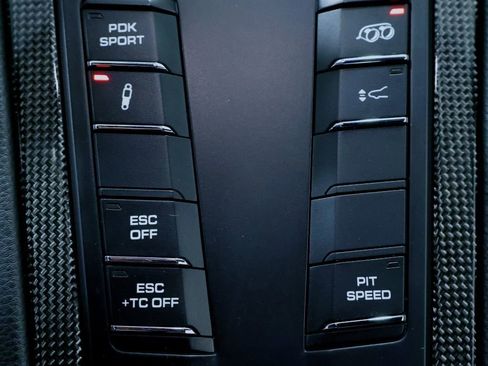 Used 2016 Porsche 911 GT3 RS image 36