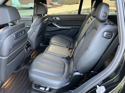 Used 2022 BMW X7 M50i AWD/4WD image 18