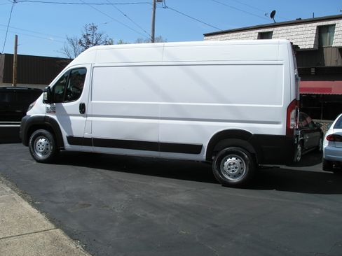 Used 2022 RAM ProMaster 2500 FWD image 2