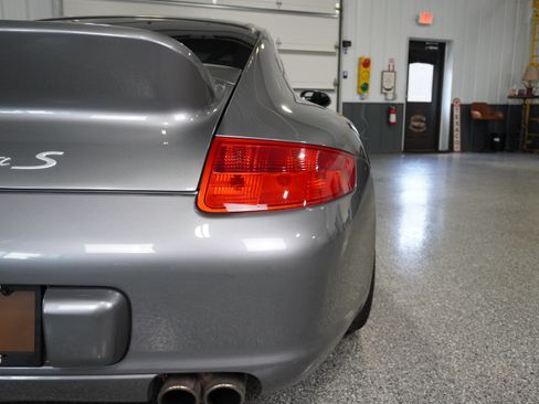 Used 2005 Porsche 911 Carrera S RWD image 13