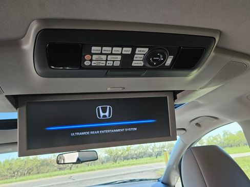Used 2013 Honda Odyssey Touring image 16