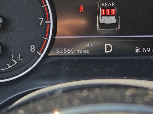Used 2023 Nissan Rogue AWD SV image 7