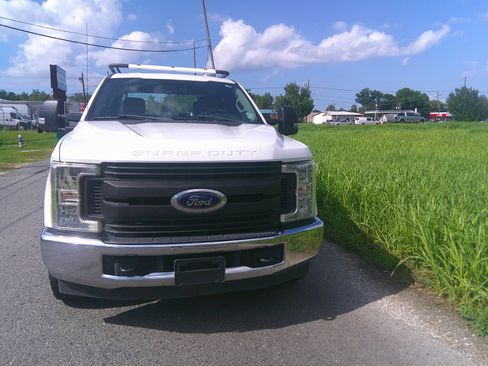 Used 2019 Ford F250 2WD Crew Cab Super Duty image 6
