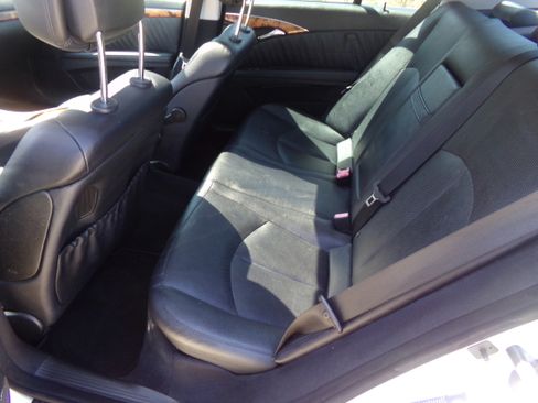 Used 2007 Mercedes-Benz E 550 Sport image 16