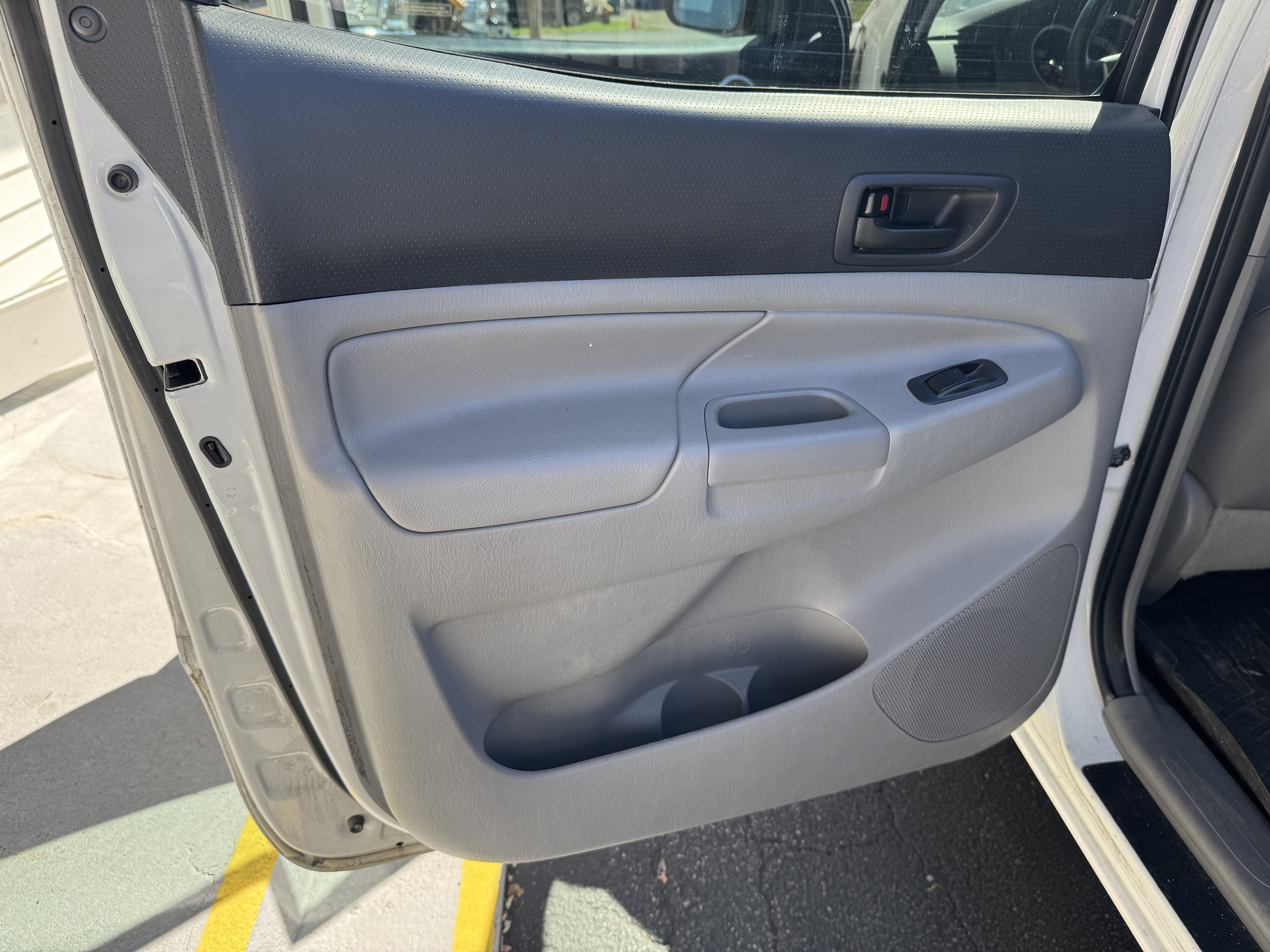 Used 2015 Toyota Tacoma 4x4 Double Cab TRD Off-Road image 10