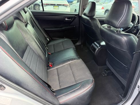 Used 2015 Toyota Camry SE Sedan FWD image 16