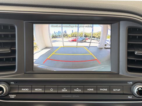 Used 2020 Hyundai Elantra Sedan FWD image 14