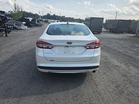 Used 2018 Ford Fusion SE FWD image 6