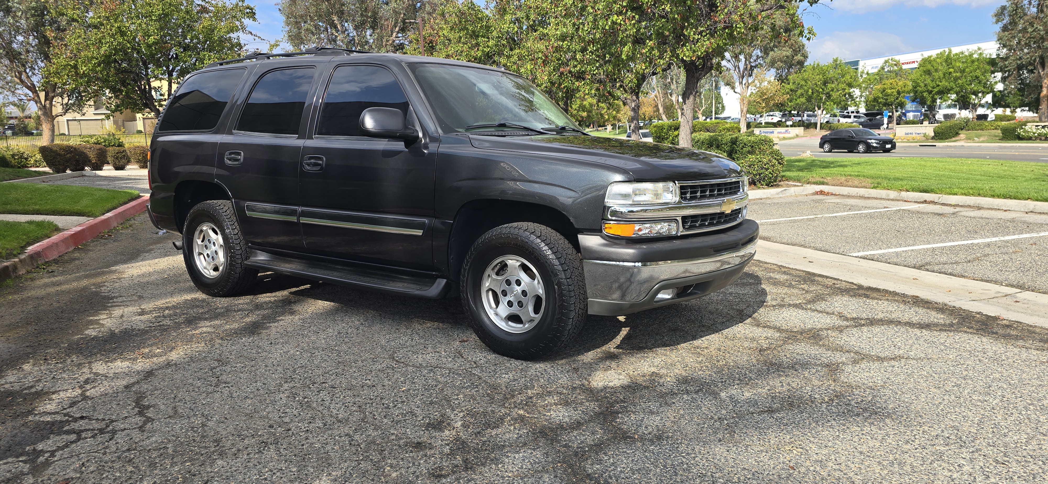 Used 2004 Chevrolet Tahoe 2WD image 2