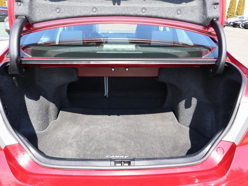 Used 2016 Toyota Camry SE image 27