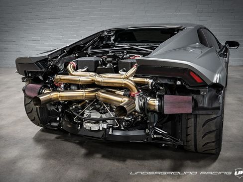 Used 2021 Lamborghini Huracan STO image 2