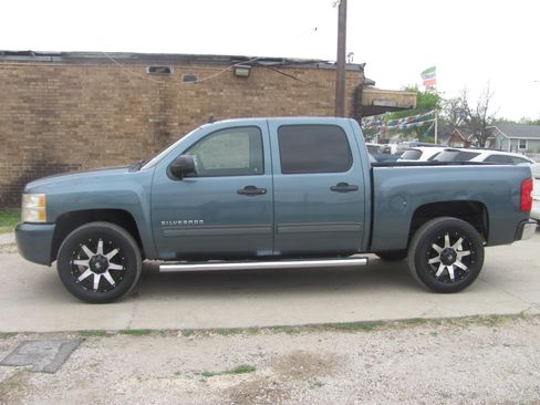Used 2010 Chevrolet Silverado 1500 LS image 1