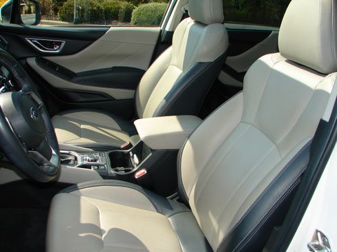 Used 2022 Subaru Forester Limited image 4