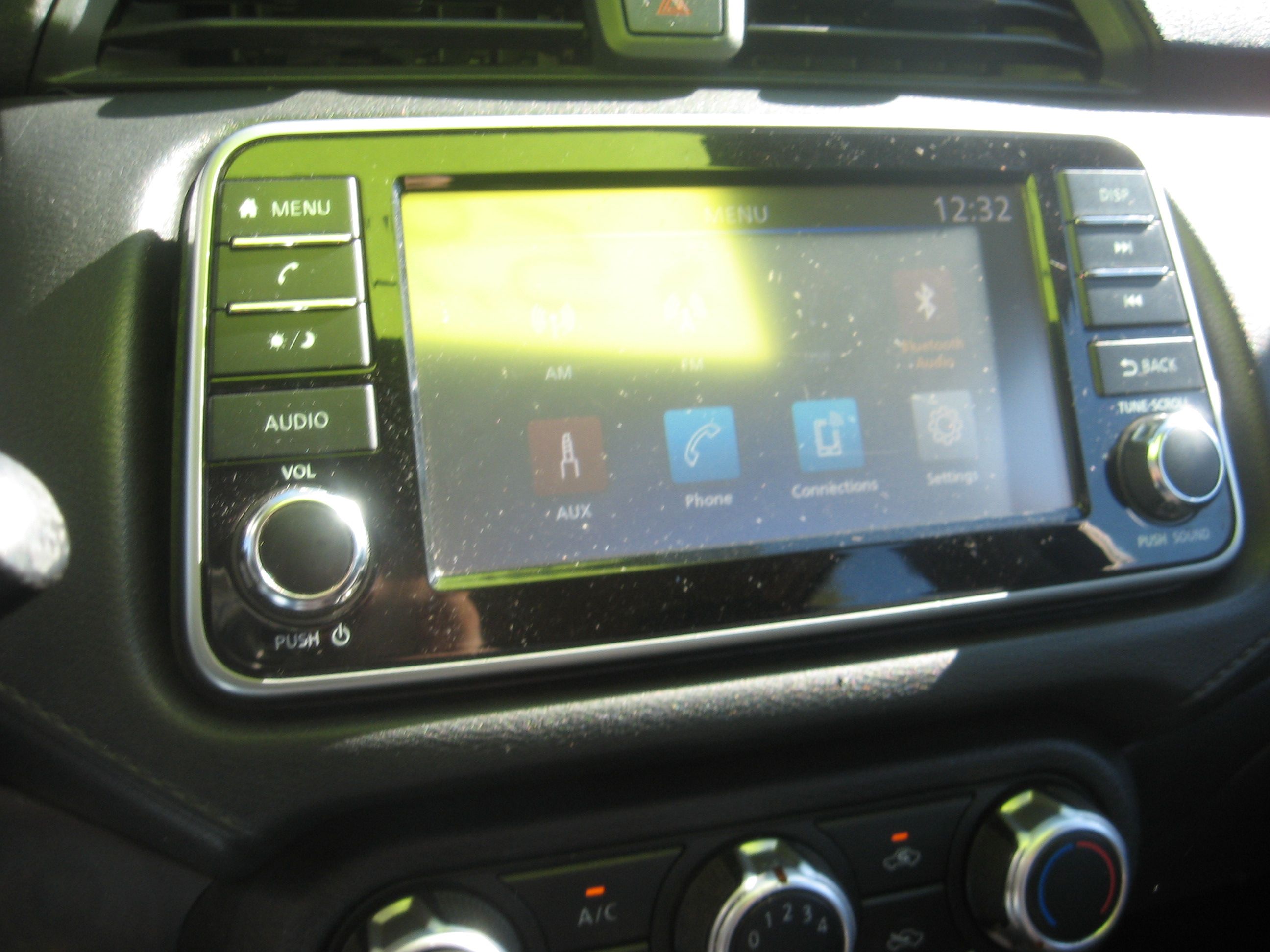 Used 2020 Nissan Versa S FWD image 11
