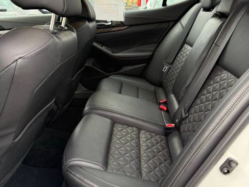 Used 2018 Nissan Maxima Platinum image 14