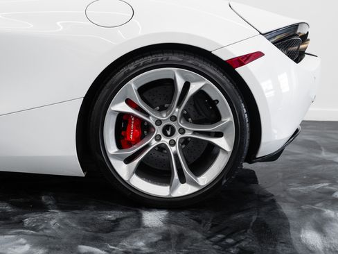 Used 2020 McLaren 720S Performance image 19