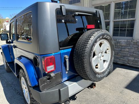 Used 2010 Jeep Wrangler Sahara image 8