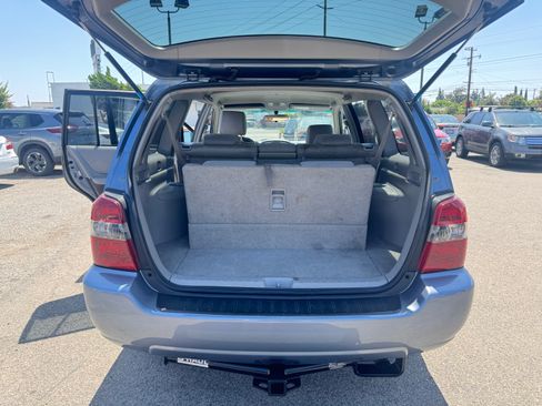 Used 2004 Toyota Highlander w/ 3rd Row FWD image 22