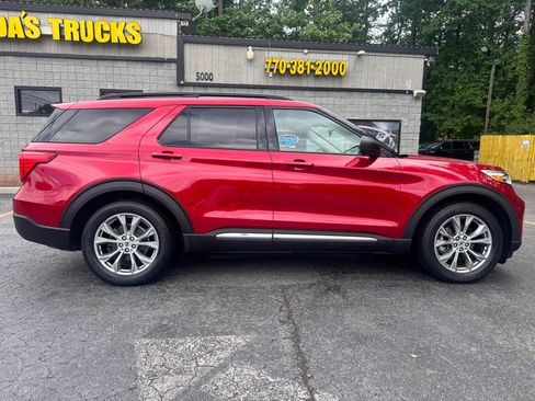 Used 2020 Ford Explorer XLT RWD image 8
