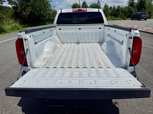 Used 2020 Chevrolet Colorado 2WD Extended Cab LT image 10