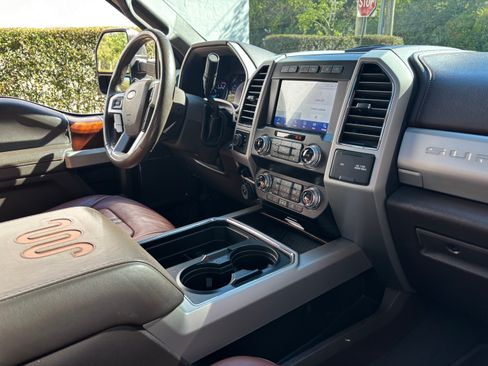 Used 2020 Ford F250 4x4 Crew Cab Super Duty image 13