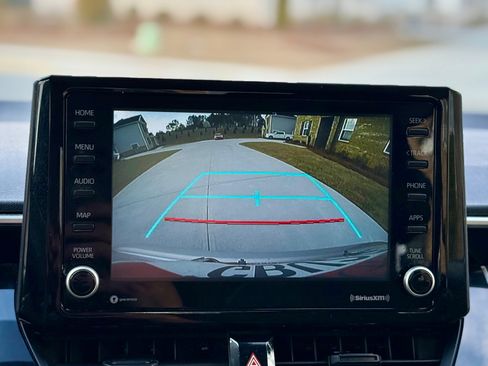 Used 2022 Toyota Corolla LE image 6